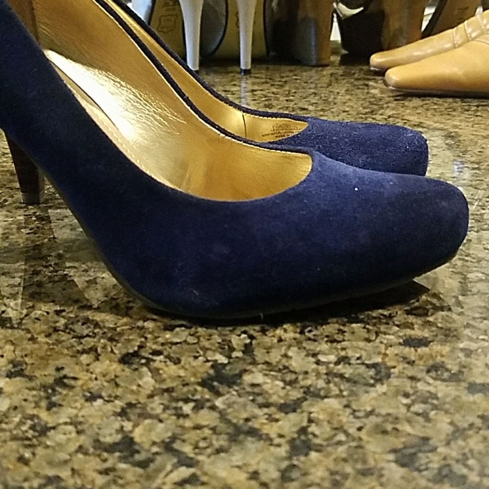 BCBGENERATION suede heels